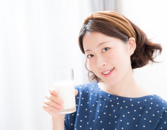 Sau sinh uống sữa bầu được không và uống như thế nào tốt nhất?