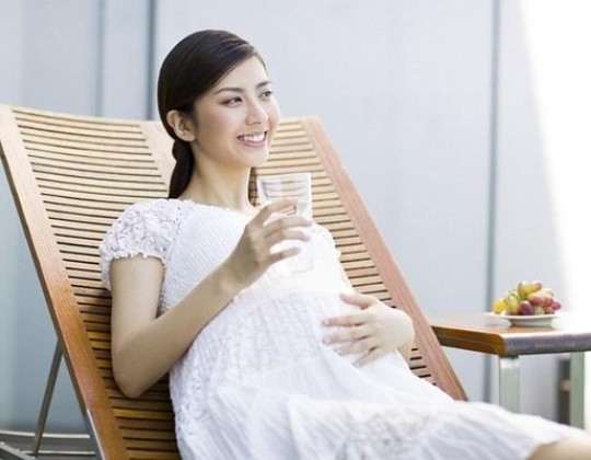 [Thắc mắc] Loại sữa nào tốt cho bà bầu trong những tháng đầu của thai kỳ?