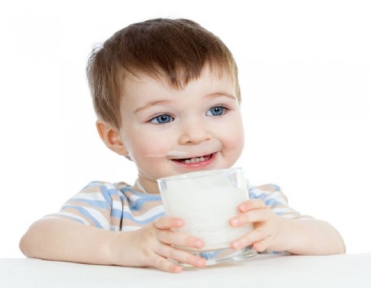 Sữa mát tăng cân cho bé 2 tuổi: Giúp con tạm biệt táo bón và bắt kịp đà tăng trưởng