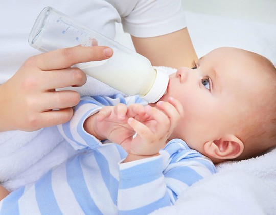 Bạn có gặp rắc rối về sữa non dành cho trẻ sơ sinh? Cách tận dụng sữa non tốt nhất