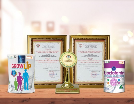 Sữa Grow Up và Lactoferrin Hồng vinh dự nhận giải thưởng "sản phẩm vàng vì sức khỏe cộng đồng" năm 2022