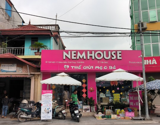 Trade and show Sữa Hoàng Gia Royal Ausnz có mặt tại Shop Nem House Thái Bình
