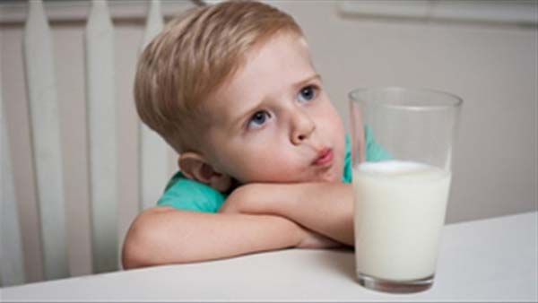 Bé bị rối loạn tiêu hóa khi chọn sữa không phù hợp với độ tuổi của trẻ