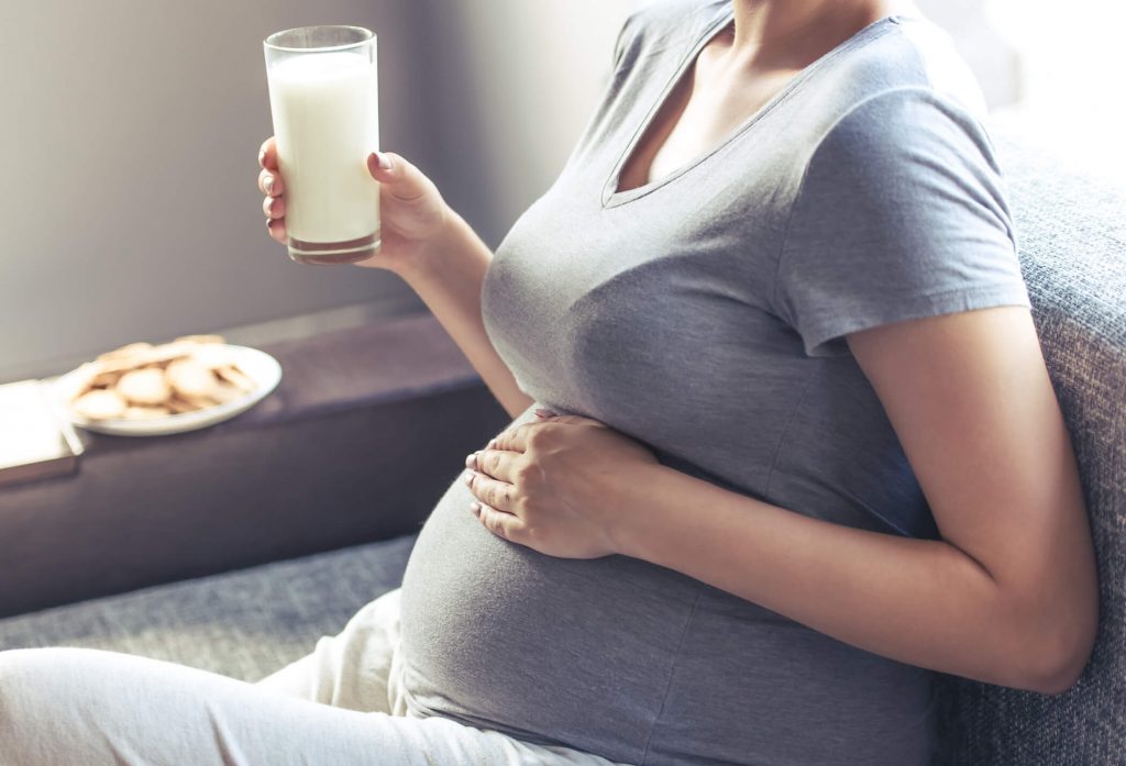 Sữa bổ sung đầy đủ dưỡng chất cho mẹ và thai nhi