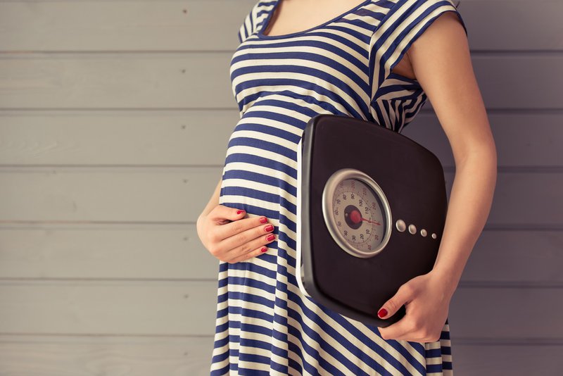 Tại sao thai nhi tăng cân nặng không đạt chuẩn?