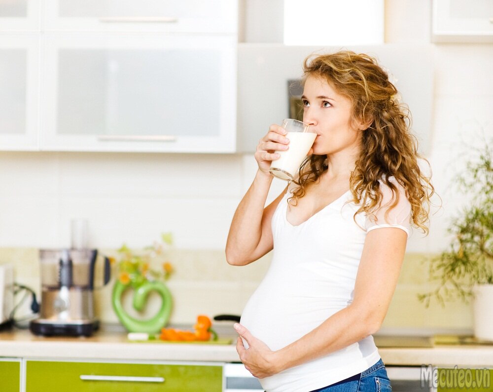 Sữa bầu là loại sữa giúp cung cấp cho mẹ bầu đầy đủ các dưỡng chất quan trọng trong suốt thai kỳ