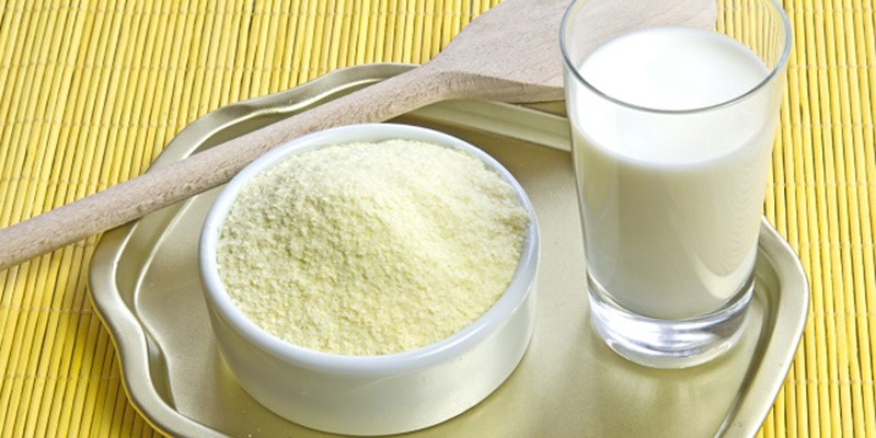 Sữa bột là sản phẩm sản xuất từ sữa bò, dê, cừu… ở dạng bột khô cung cấp nhiều dinh dưỡng