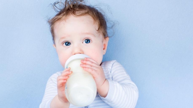 Sữa cho trẻ dưới 1 tuổi
