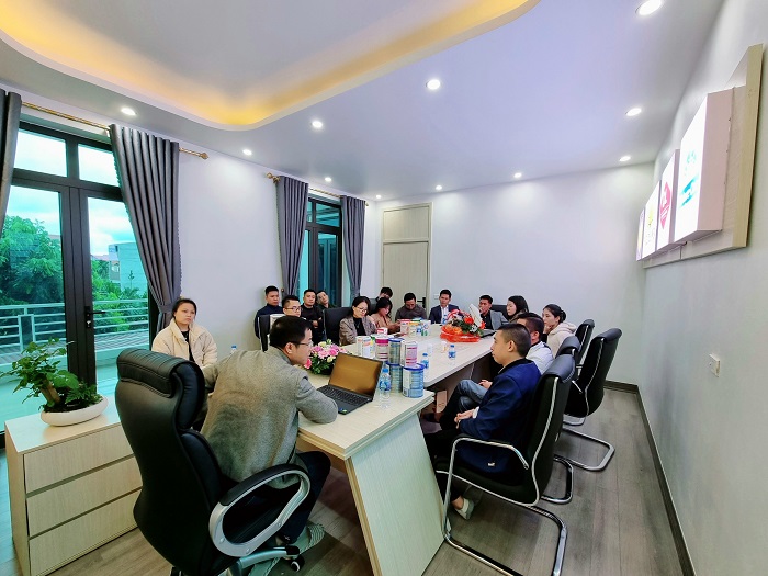 Sữa Hoàng Gia ký kết hợp tác chiến lược năm 2023 với nhà phân phối Việt Thắng tại khu vực Bắc Thăng Long, Hà Nội