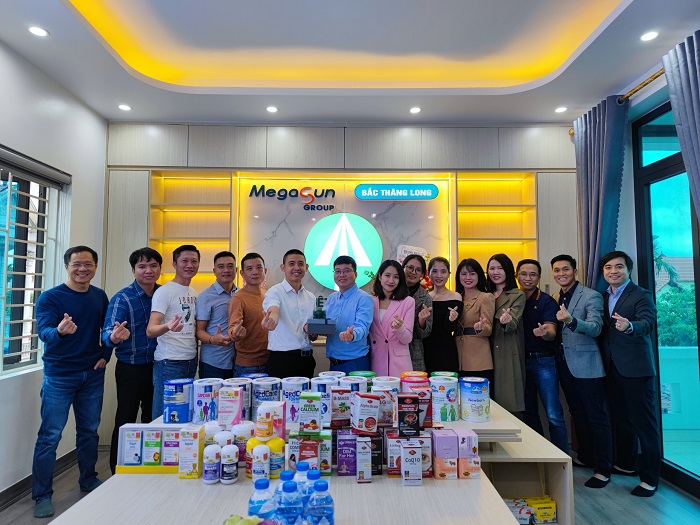 Sữa Hoàng Gia ký kết hợp tác chiến lược năm 2023 với nhà phân phối Việt Thắng tại khu vực Bắc Thăng Long, Hà Nội