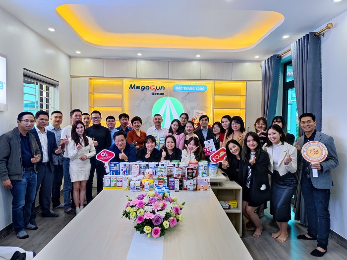 Sữa Hoàng Gia ký kết hợp tác chiến lược năm 2023 với nhà phân phối Việt Thắng tại khu vực Bắc Thăng Long, Hà Nội