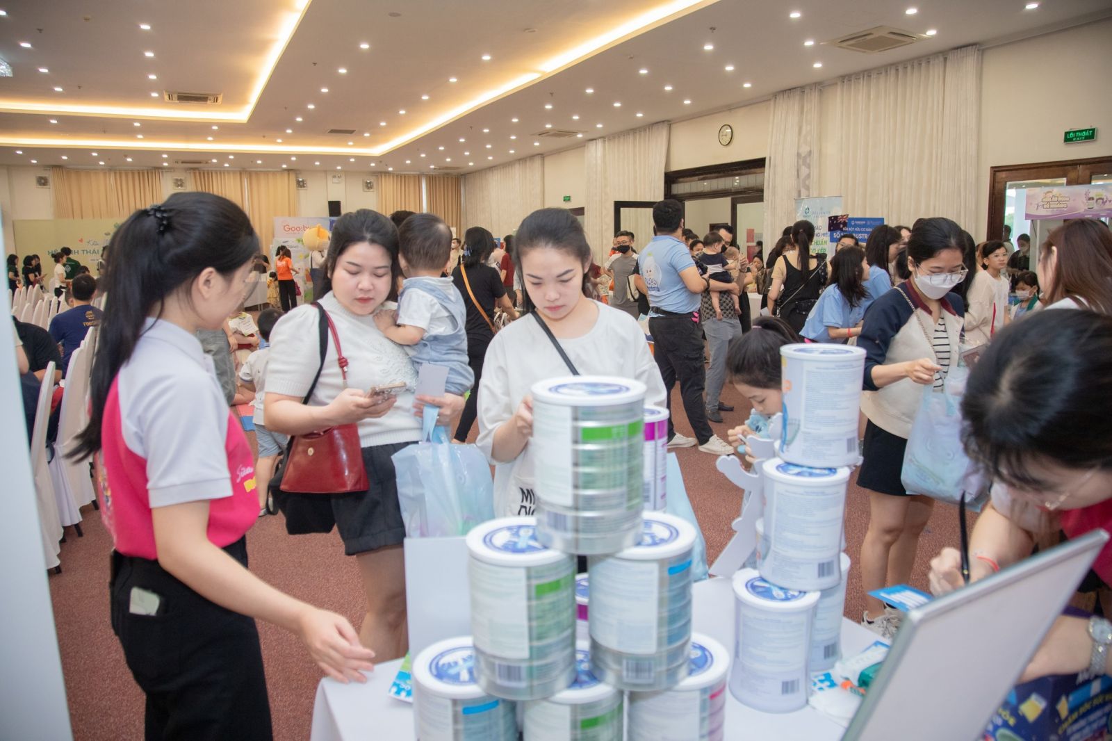 Sữa Hoàng Gia Royal Ausnz đồng hành cùng sự kiện “Bé ơi! Nhà mình đi chơi”