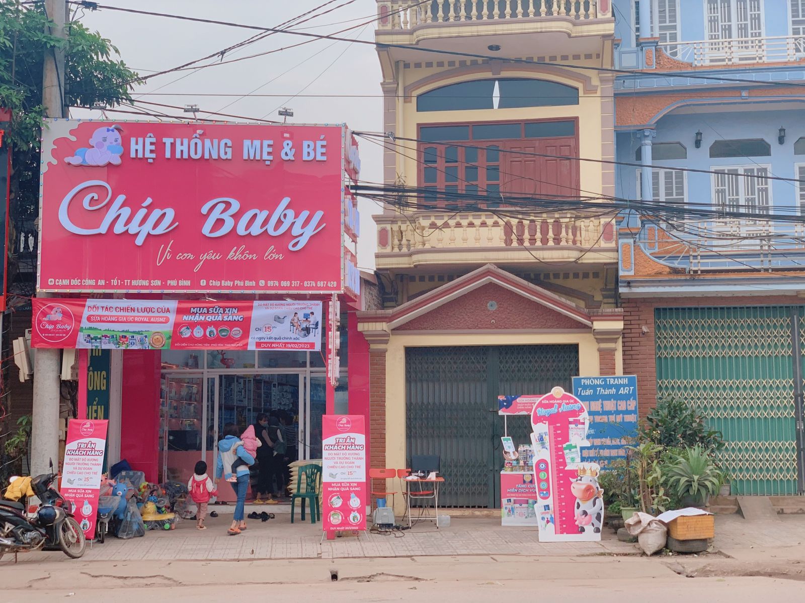 Sữa Hoàng Gia tri ân Shop Chip Baby – Thái Nguyên với món quà Trade And Show đầy ý nghĩa