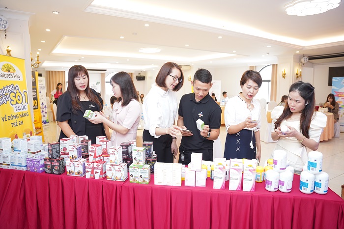 Hội nghị vô cùng vinh dự khi không chỉ nhận được sự quan tâm và góp mặt của đại diện những nhãn hàng trong “đại gia đình” Megasun Group như Nature’s Way, Careline, Olympian Labs, Mason Natural, Dinofa, Nhị Nguyên Đường… mà còn nhận được sự ủng hộ của rất nhiều khách hàng và đối tác chiến lược khu vực Bắc Ninh.