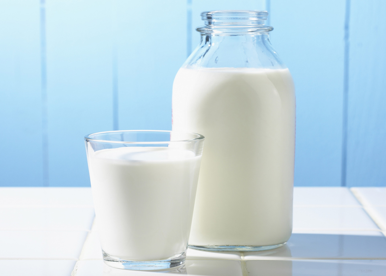 Sữa nguyên kem (Full Cream Milk) là loại sữa được chiết xuất từ 100% sữa bò tươi nguyên chất