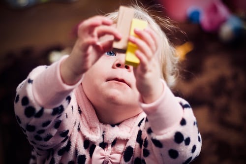 Sự phát triển não của bé 1 tuổi có điều gì đặc biệt?