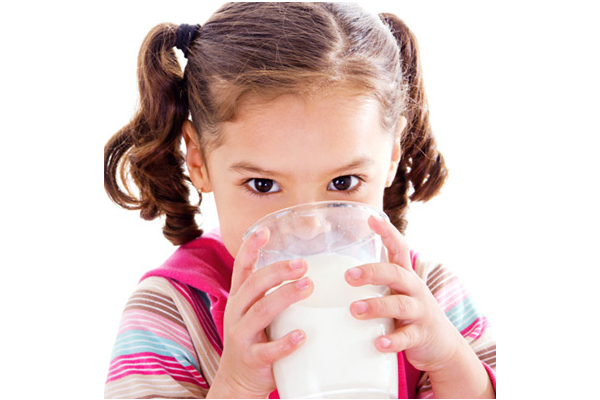 Sữa cung cấp nguồn dưỡng chất toàn diện giúp trẻ phát triển trí não
