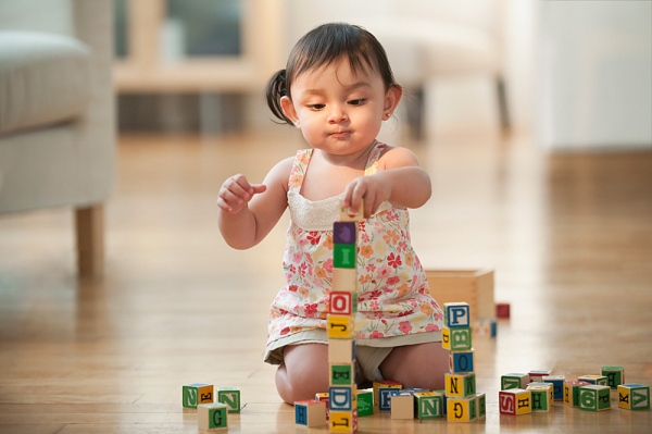 Bé 2 tuổi – giai đoạn vàng để phát triển trí não