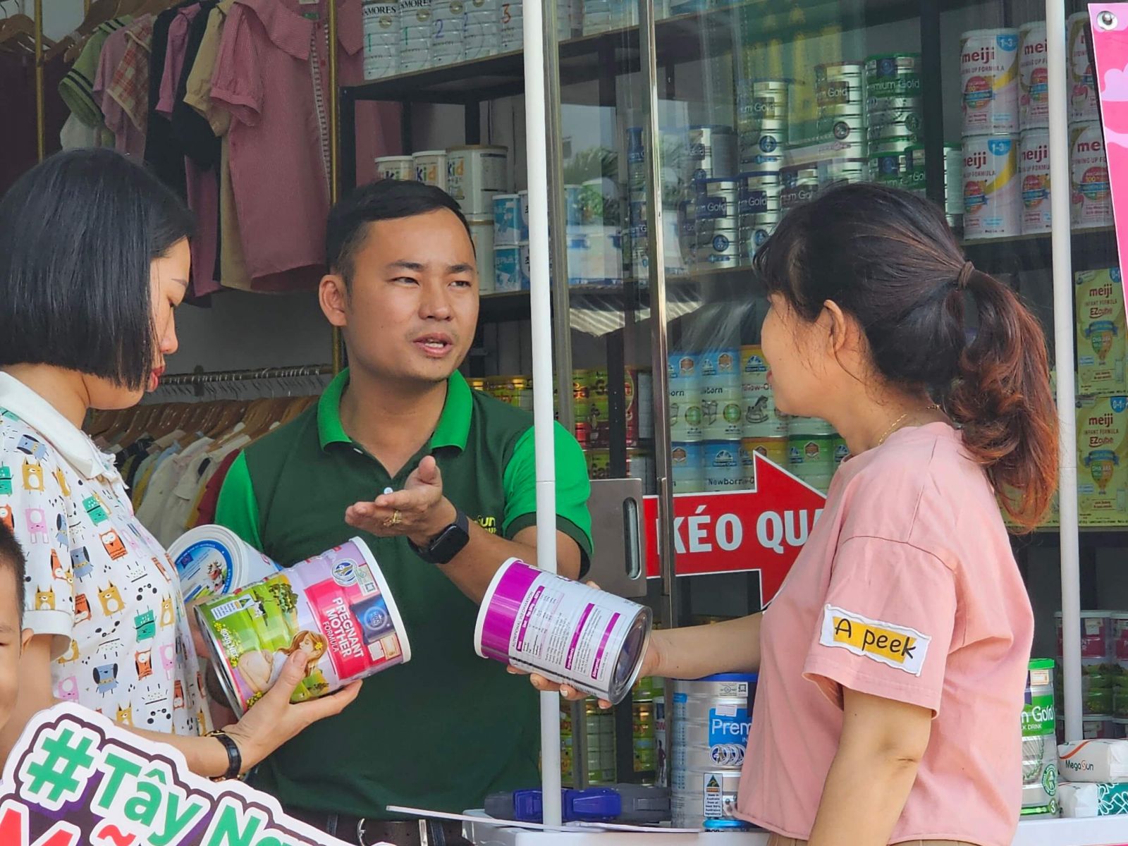 Trade and show của Sữa Hoàng Gia Royal Ausnz bùng nổ mảnh đất Đắk Lắk