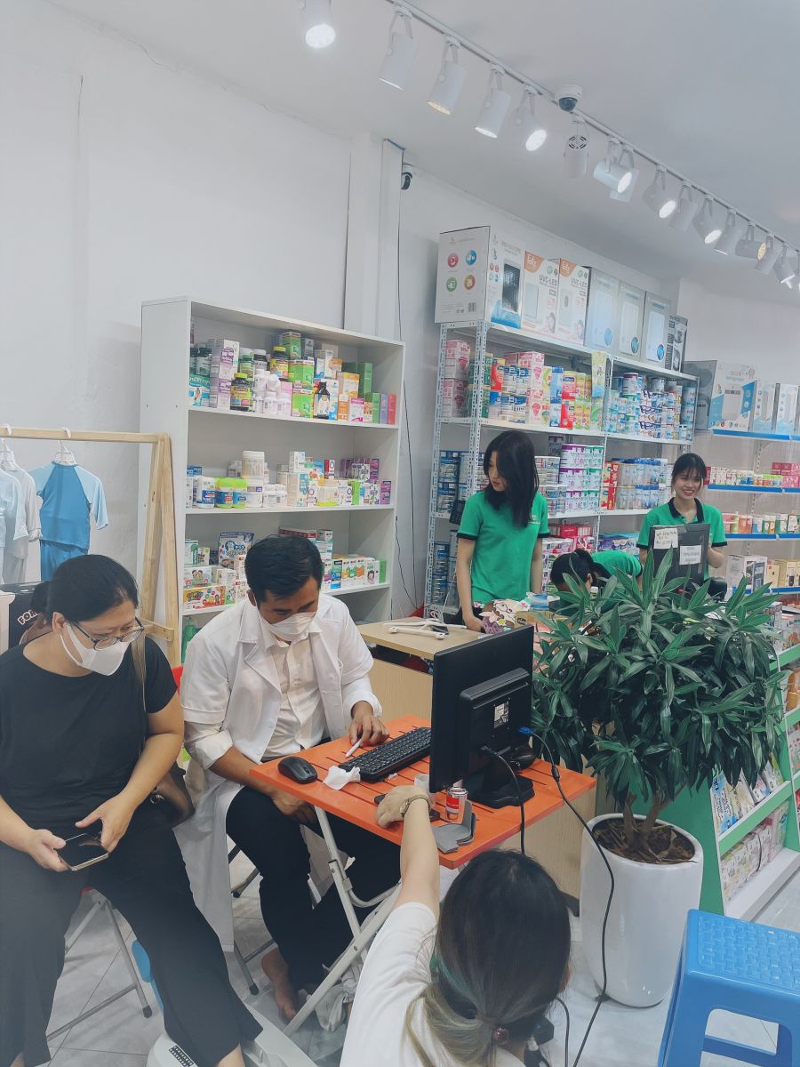 Trade and Show của Sữa Hoàng gia tại Shop Đồ sơ sinh Ếch Cốm - Cho đi là còn mãi