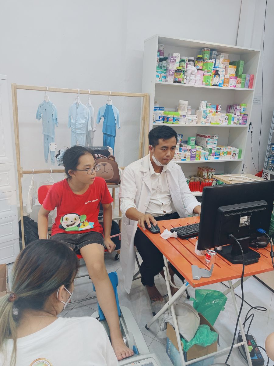 Trade and Show của Sữa Hoàng gia tại Shop Đồ sơ sinh Ếch Cốm - Cho đi là còn mãi