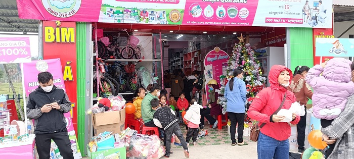 Trade and show Thuần Nguyệt
